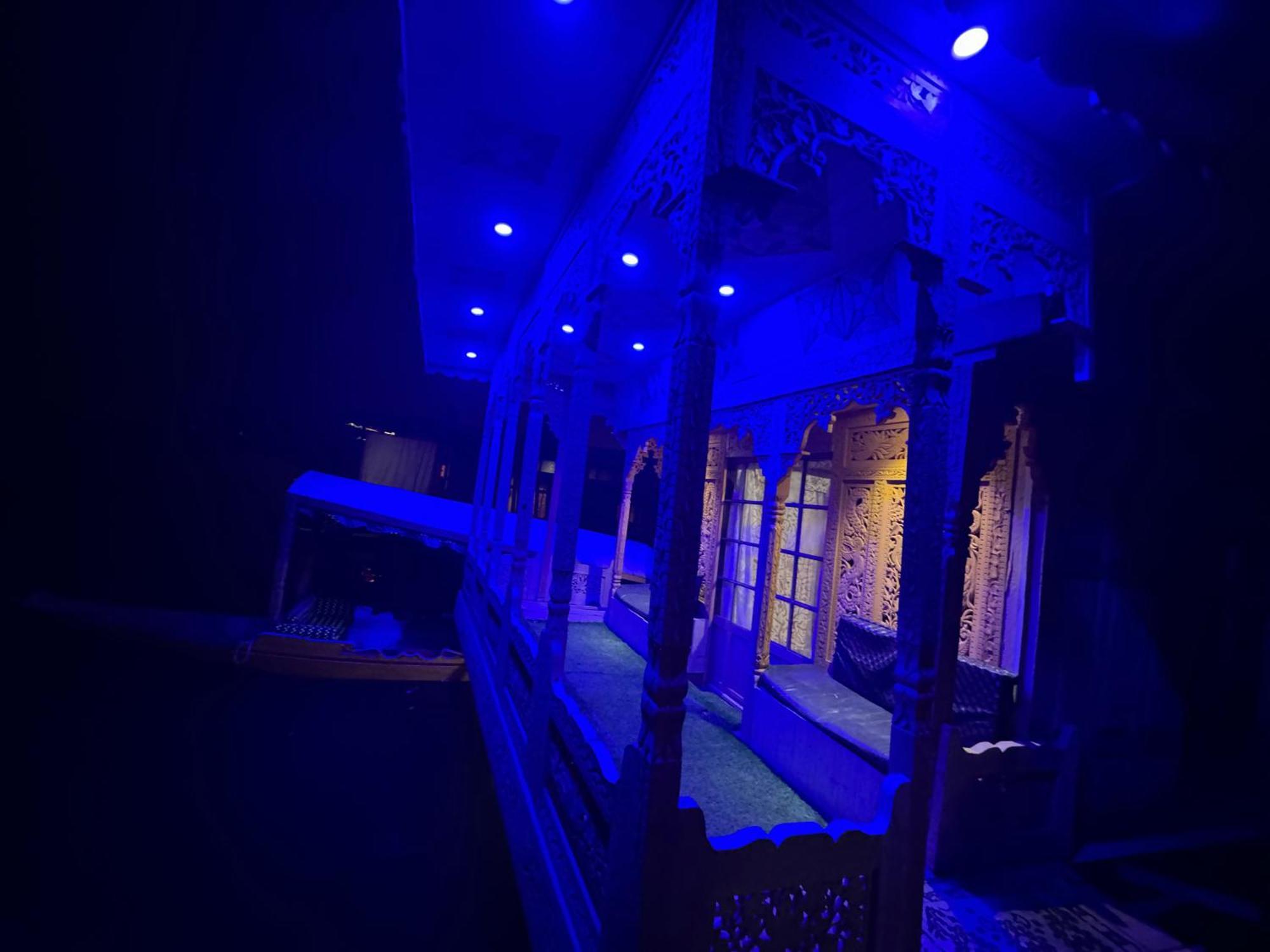 Houseboat Young Balmoral Castle Srīnagar エクステリア 写真